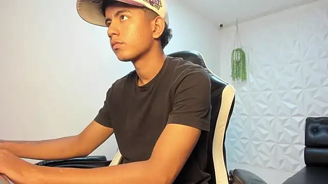 Alluringangel23 online show from January 8, 2026, 1:08 am