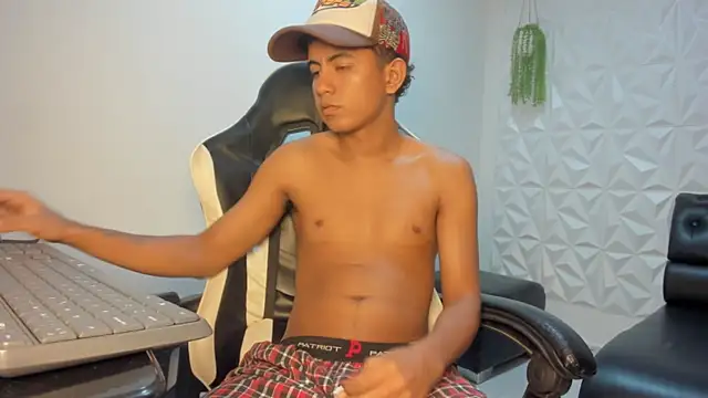 Alluringangel23 online show from January 15, 2026, 1:21 am