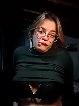 gisequeen online show from June 18, 2026, 8:24 pm