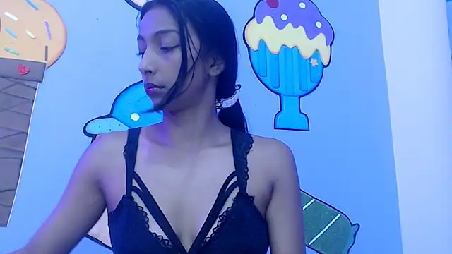 skinnysexzara18 online show from February 3, 2026, 1:26 am