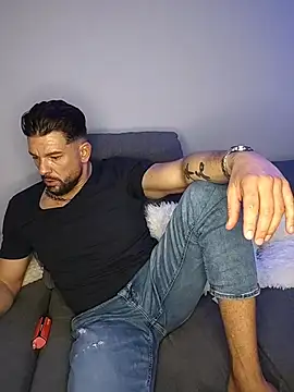 Angelo 33 online show from March 31, 2026, 10:10 pm