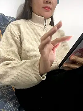 Snapshot of Avelyn-n chatting on January 15, 2026, 6:29 am Avelyn-n online show from January 15, 2026, 6:29 am