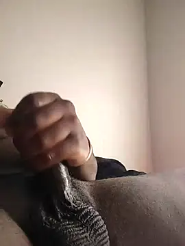 Snapshot of daddyreese313 chatting on April 1, 2026, 4:04 pm daddyreese313 online show from April 1, 2026, 4:04 pm