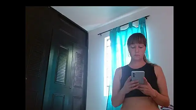 Snapshot of IVANNAFOXvh chatting on July 2, 2026, 8:04 pm IVANNAFOXvh online show from July 2, 2026, 8:04 pm