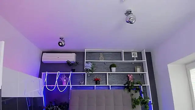 StephieRousee online show from March 20, 2026, 6:29 am