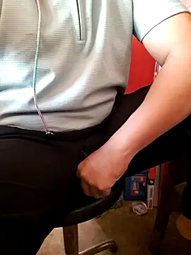 RaiStarrrr0-9 online show from February 9, 2026, 2:37 am