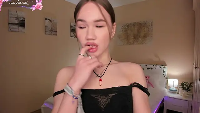 SweetNova  online show from February 7, 2026, 9:35 am