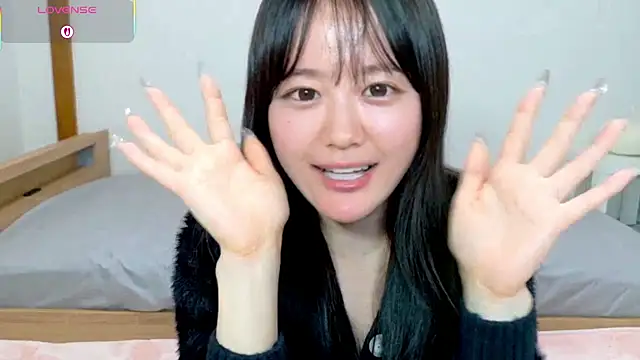 Snapshot of hani-chan chatting on February 22, 2026, 12:47 pm hani-chan online show from February 22, 2026, 12:47 pm