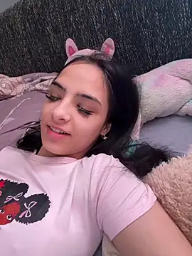 Snapshot of Evelin199 chatting on April 5, 2026, 10:45 am Evelin199 online show from April 5, 2026, 10:45 am