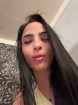 Snapshot of Evelin199 chatting on April 18, 2026, 7:07 pm Evelin199 online show from April 18, 2026, 7:07 pm