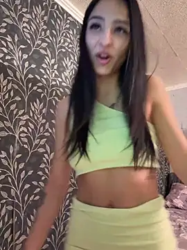 Snapshot of Evelin199 chatting on April 18, 2026, 7:58 pm Evelin199 online show from April 18, 2026, 7:58 pm