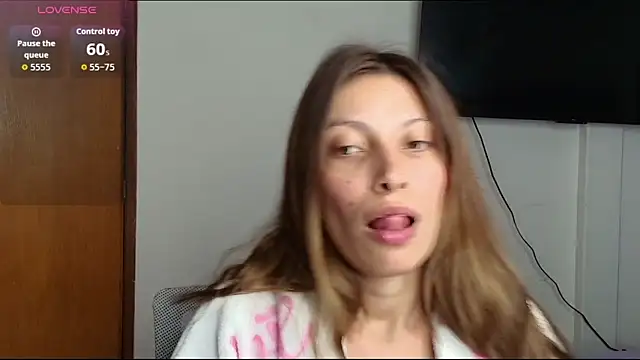 Sweet moon v  online show from June 9, 2026, 1:06 am