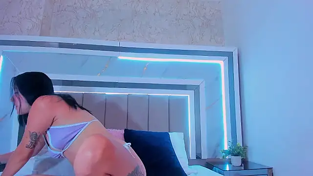 IsaBlue online show from February 11, 2026, 2:11 pm