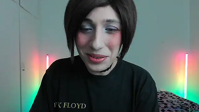 Snapshot of HoneyValentine chatting on February 15, 2026, 11:23 pm HoneyValentine online show from February 15, 2026, 11:23 pm