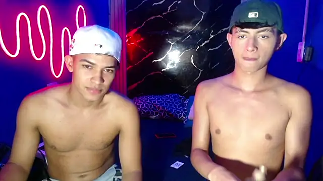 jamescurly00 online show from April 17, 2026, 8:34 pm