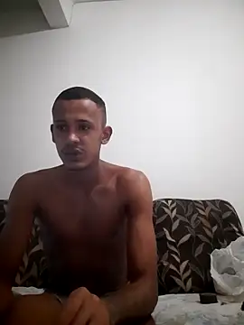 Magrinhodelicia011 online show from April 2, 2026, 12:30 am