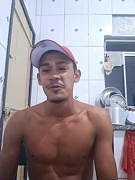 Snapshot of Magrinhodelicia011 chatting on May 4, 2026, 12:39 am Magrinhodelicia011 online show from May 4, 2026, 12:39 am