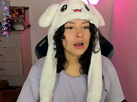 emillyaqua online show from February 26, 2026, 9:58 pm