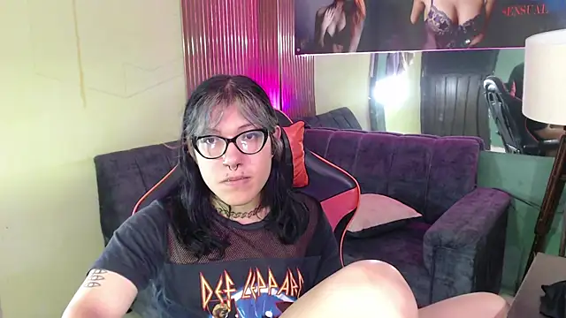lilith ayanami online show from May 4, 2026, 11:28 am