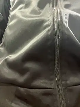 Iamcami  online show from April 5, 2026, 7:00 pm