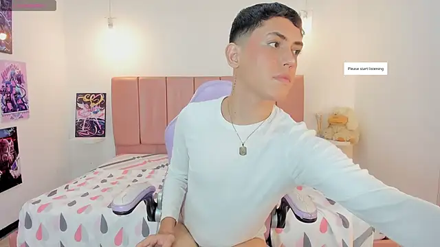 Iamcami  online show from April 15, 2026, 8:53 pm