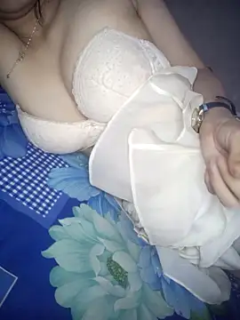 Snapshot of -Nicole-e chatting on February 3, 2026, 2:53 am -Nicole-e online show from February 3, 2026, 2:53 am