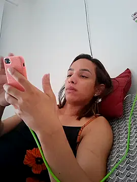 Snapshot of ofjuliaa chatting on February 14, 2026, 5:10 pm ofjuliaa online show from February 14, 2026, 5:10 pm