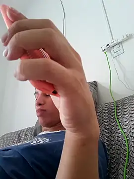 Snapshot of ofjuliaa chatting on February 19, 2026, 7:43 pm ofjuliaa online show from February 19, 2026, 7:43 pm