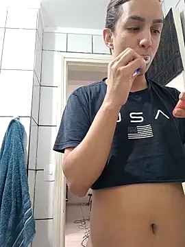 Snapshot of ofjuliaa chatting on February 25, 2026, 5:33 pm ofjuliaa online show from February 25, 2026, 5:33 pm