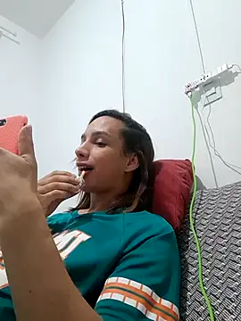 Snapshot of ofjuliaa chatting on March 3, 2026, 3:12 am ofjuliaa online show from March 3, 2026, 3:12 am