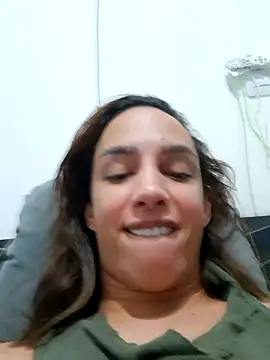 ofjuliaa online show from March 16, 2026, 10:03 pm