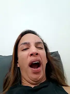 ofjuliaa online show from March 20, 2026, 7:13 am