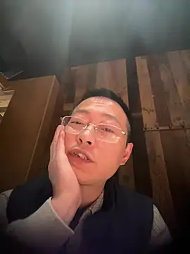 littleqiu9 online show from January 14, 2026, 10:54 am