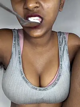 Royal-girl78 online show from February 16, 2026, 3:41 pm