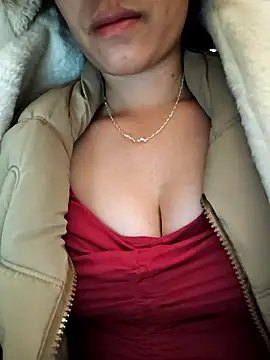 -Lynn- online show from January 12, 2026, 1:33 am