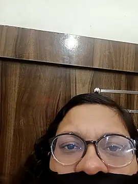 piryasharma005 online show from January 18, 2026, 3:43 am