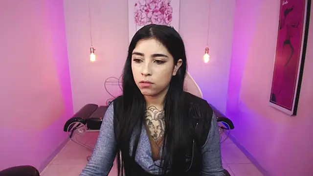 Snapshot of Adri_gomez_x chatting on April 21, 2026, 11:49 am Adri gomez x online show from April 21, 2026, 11:49 am