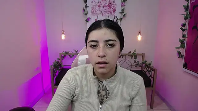 Snapshot of Adri_gomez_x chatting on June 30, 2026, 1:12 pm Adri gomez x online show from June 30, 2026, 1:12 pm