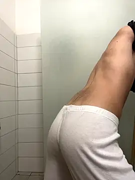 petiteyanel online show from January 6, 2026, 7:50 pm