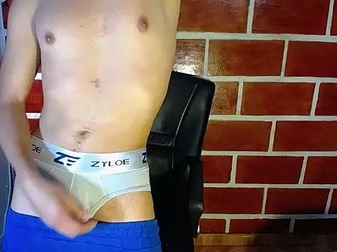 Snapshot of thomson_maxxi chatting on January 6, 2026, 7:39 pm thomson maxxi online show from January 6, 2026, 7:39 pm