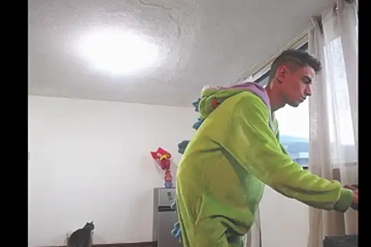 Snapshot of thomson_maxxi chatting on February 14, 2026, 8:27 pm thomson maxxi online show from February 14, 2026, 8:27 pm