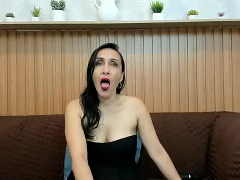 Riley Reid Milf online show from May 13, 2026, 12:46 pm