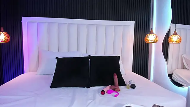 Snapshot of FireDollx chatting on February 6, 2026, 4:06 am FireDollx online show from February 6, 2026, 4:06 am