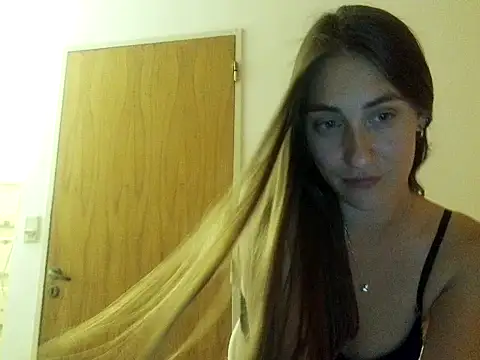 Snapshot of Noracherry chatting on February 13, 2026, 1:34 am Noracherry online show from February 13, 2026, 1:34 am