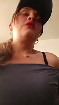 Snapshot of Alejandra_N chatting on June 6, 2026, 2:11 pm Alejandra N online show from June 6, 2026, 2:11 pm