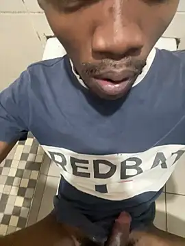 BigAndBeaut online show from March 22, 2026, 11:02 am