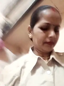 Hasmi hot09 online show from April 10, 2026, 4:23 pm