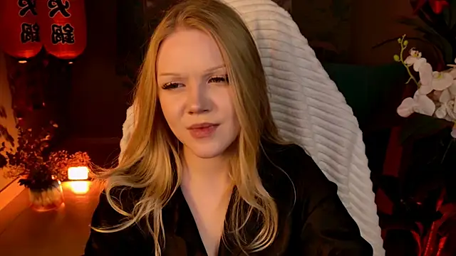 ChloeWhite online show from April 3, 2026, 9:29 am