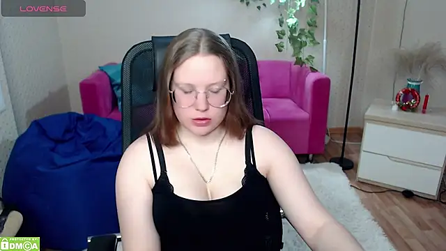 Snapshot of kuri_u chatting on February 9, 2026, 9:02 am kuri u online show from February 9, 2026, 9:02 am