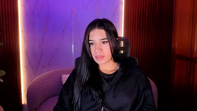 zoevg online show from April 11, 2026, 12:42 pm